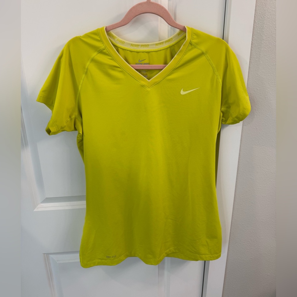 Women’s Nike Pro XL yellow shirt